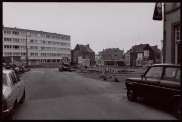 126 vues  - Vues aériennes noir et blanc (formats 24 x 30, 30 x 40) de la commune de Tourcoing (1974-1992, 122 vues) : photographies. (ouvre la visionneuse)